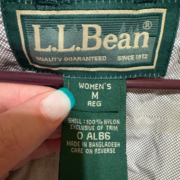 L.L. Bean Purple Hooded Rain Jacket Pockets Zipper Snap Velcro Closure Sz M - Picture 3 of 11